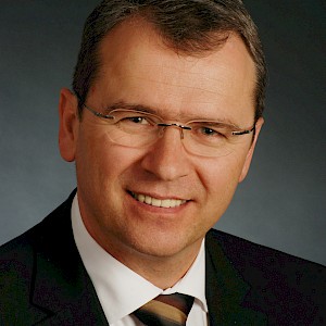 Stefan Bayer